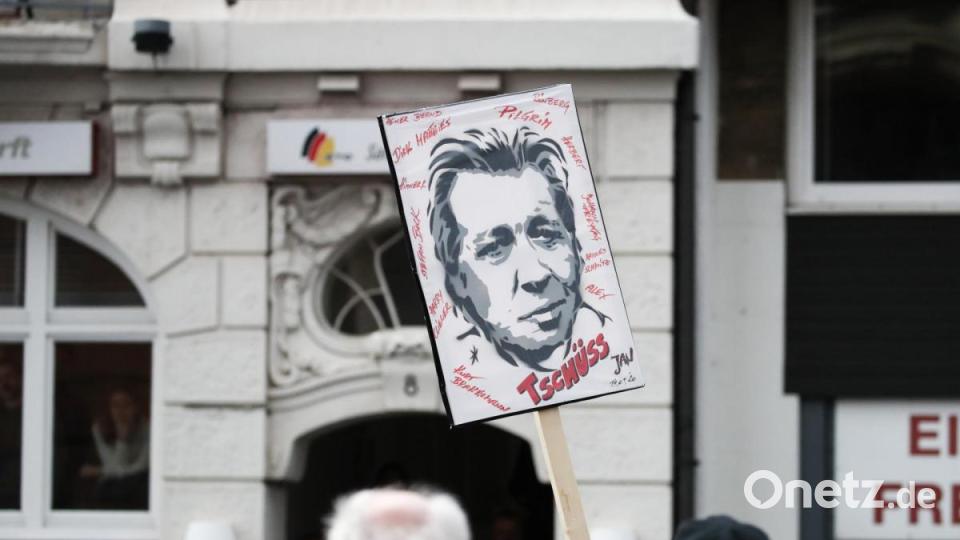 In Hamburg sagt man Tschüss. Foto: Christian Charisius/dpa Bild: Christian Charisius