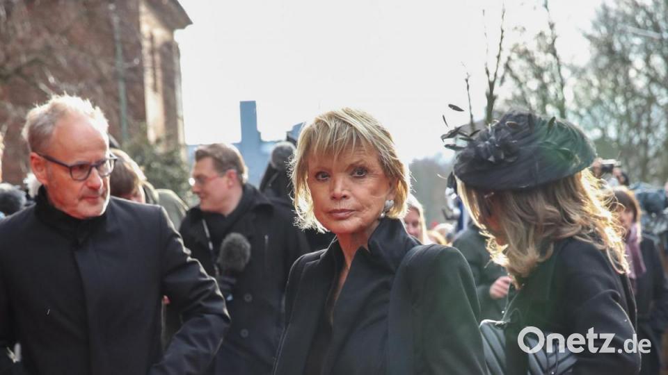 Uschi Glas gehört zu den Trauergästen. Foto: Christian Charisius/dpa Bild: Christian Charisius