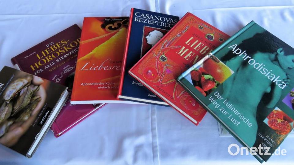 Gourmetkoch und Hotelier Johann Lemberger hat allein sechs Bücher mit Rezepturen zum Zubereiten von speziellen Menüs und Speisen, deren Zutaten aphrodisierende Wirkung entfachen können. Bild: ubb