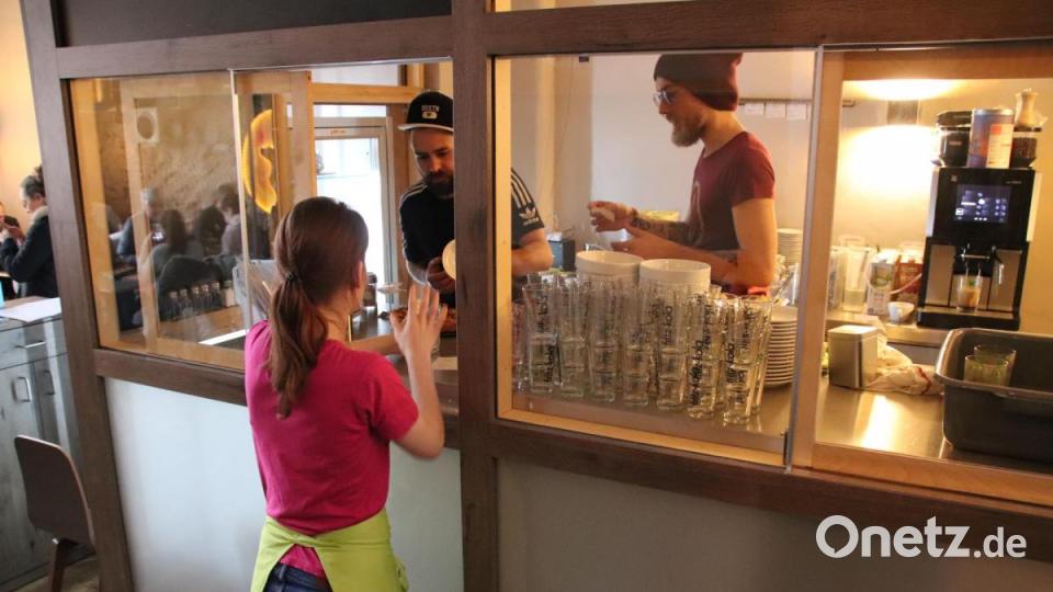 In Regensburg hat das erste Katzencafé eröffnet. Bild: urs
