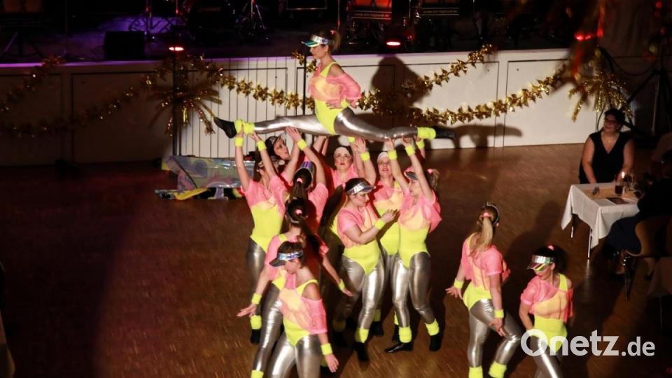 Tanzeinlage der TSV-Tanzgruppe DeLuxe Bild: JOCHEN NEUMANN
ERBENDORF