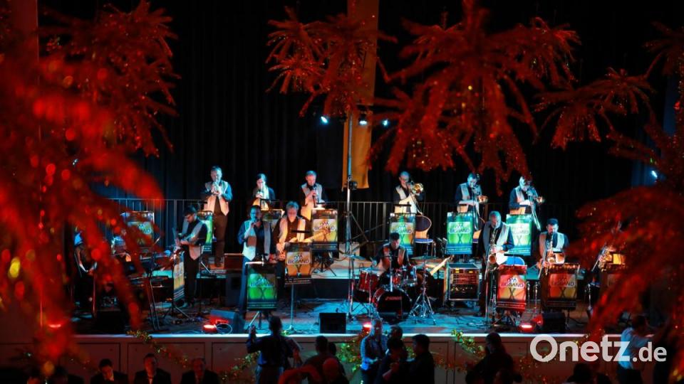 Die OM-BigBand Bild: JOCHEN NEUMANN
ERBENDORF