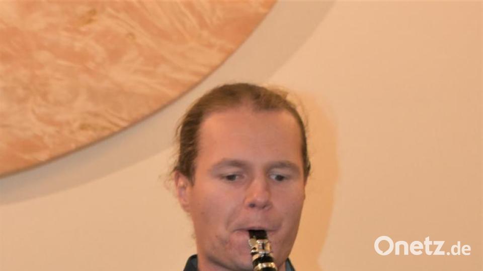 Seit 25 Jahren arbeitet Apothekerin Catharina Stoll-Graml in der Grafenwöhrer Stadt-Apotheke. Ein guter Anlass für ein Konzert in der Michaelskirche, bei dem tschechische Musiker auftreten. Bild: rgr