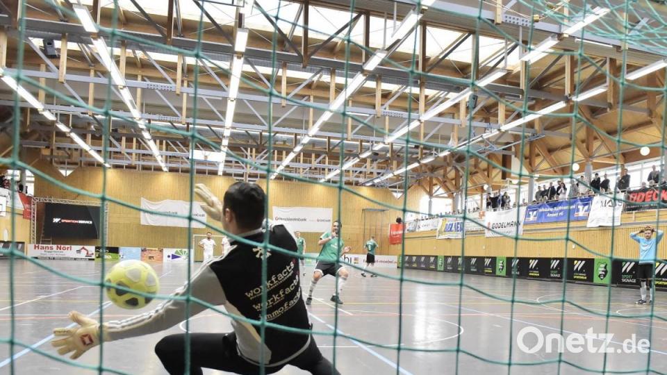 Vilstalcup 2020 des ASV Haselmühl: Tor für den SV Plößberg im Spiel gegen den SV Inter Bergsteig Amberg. Bild: Hubert Ziegler