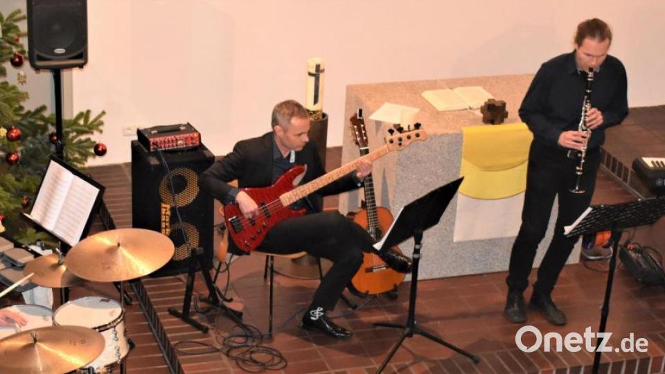 Seit 25 Jahren arbeitet Apothekerin Catharina Stoll-Graml in der Grafenwöhrer Stadt-Apotheke. Ein guter Anlass für ein Konzert in der Michaelskirche, bei dem tschechische Musiker auftreten. Bild: rgr