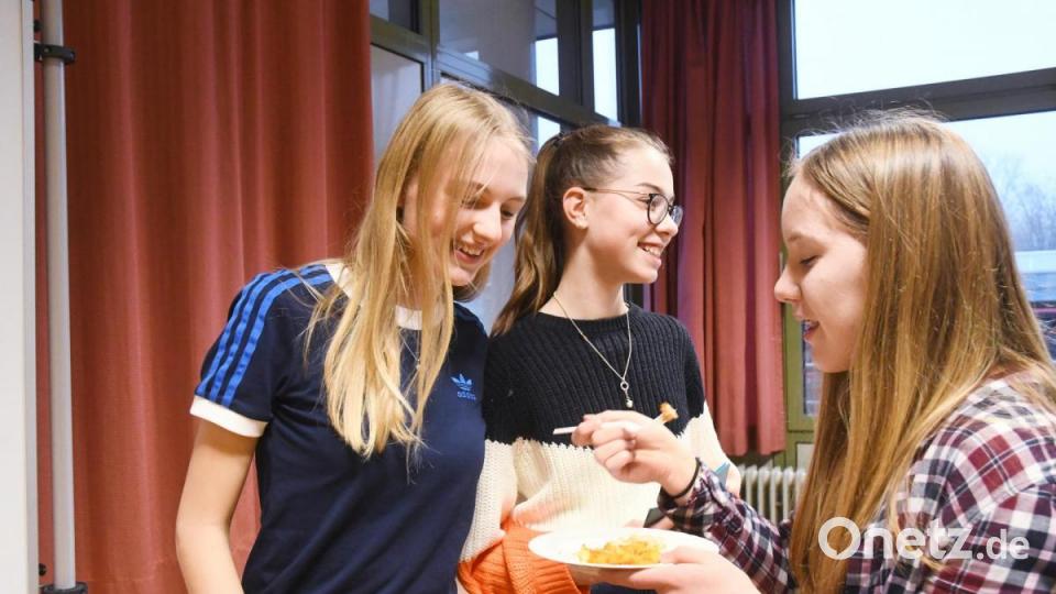 Olá Chica: Es gibt spanische Leckereien. Auch so lernen die Elly-Heuss-Schülerinnen Land und Sprache nachhaltig kennen. Bild: Gabi Schönberger