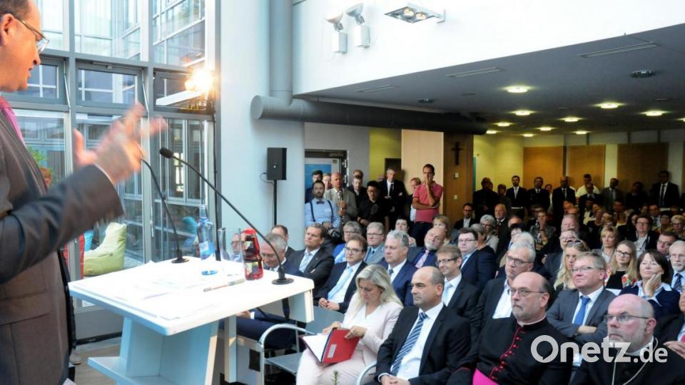 Eröffnung Landesamt für Pflege in Amberg. Bild: Stephan Huber