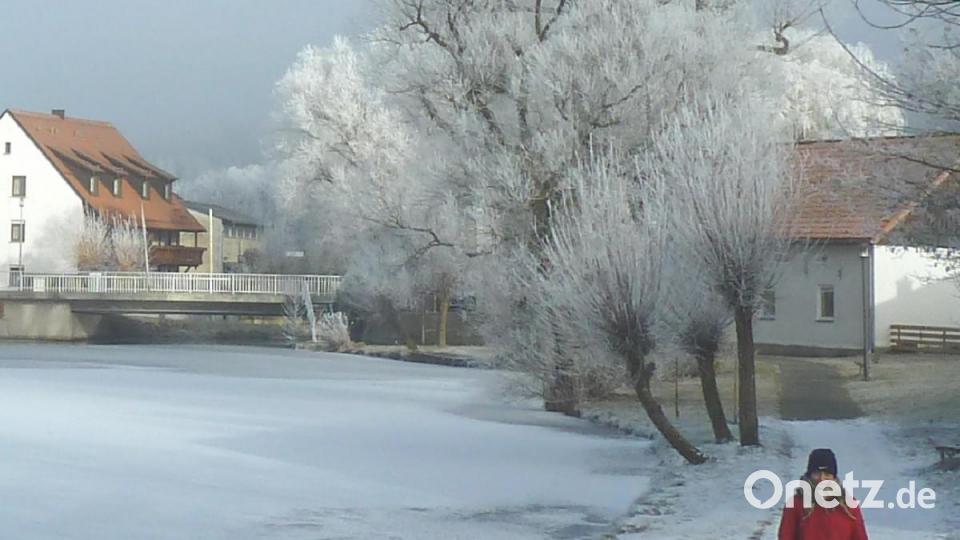 Warm eingepackt ist ein Winterspaziergang ein gesundes Erlebnis. Bild: Portner
