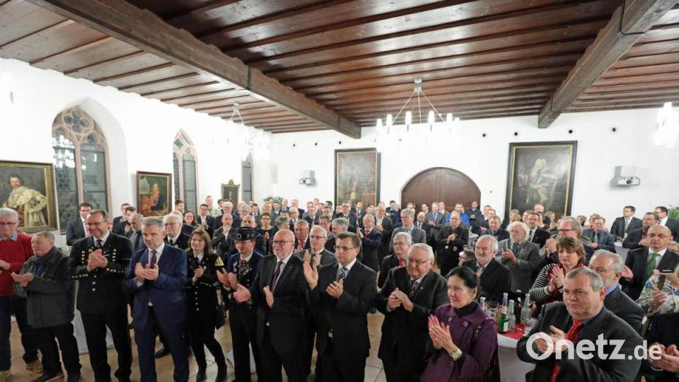 Etwa 180 Gäste hörten im Großen Rathaussaal die Ausführungen des Bürgermeisters. Bild: WOLFGANG STEINBACER