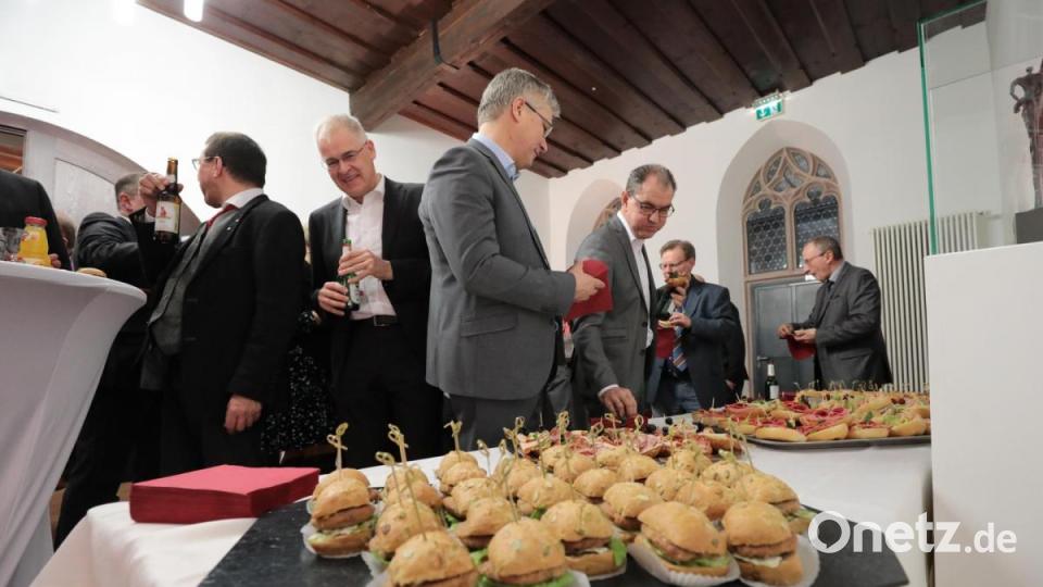 Beim Neujahrsempfang der Stadt soll auch die Versorgung der Gäste stimmen. Bild: WOLFGANG STEINBACER