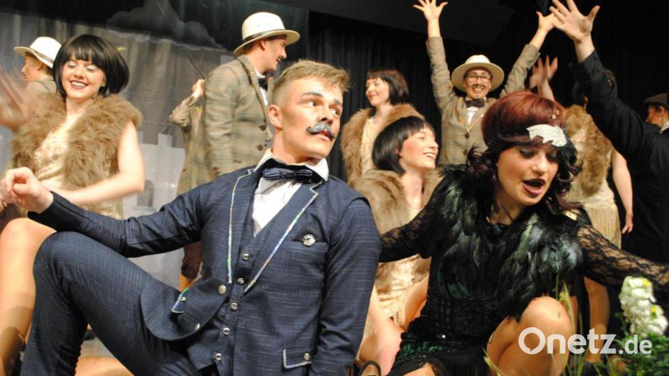 Hercule Poirot der Meisterdetektiv - die Faschingsgilde Marktredwitz-Dörflas mit ihrem Schautanz. Bild: gag