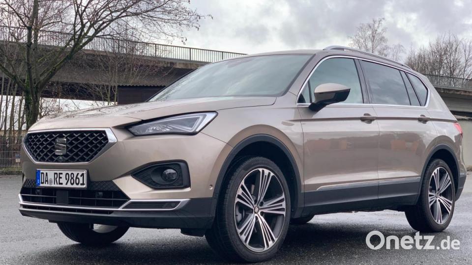 Seat Tarraco (Bild), Skoda Kodiaq und VW Tiguan Allspace sind wie eineiige Drillinge. Der Spanier verbindet sportliches mit markantem Design. Bild: Michael Ascherl