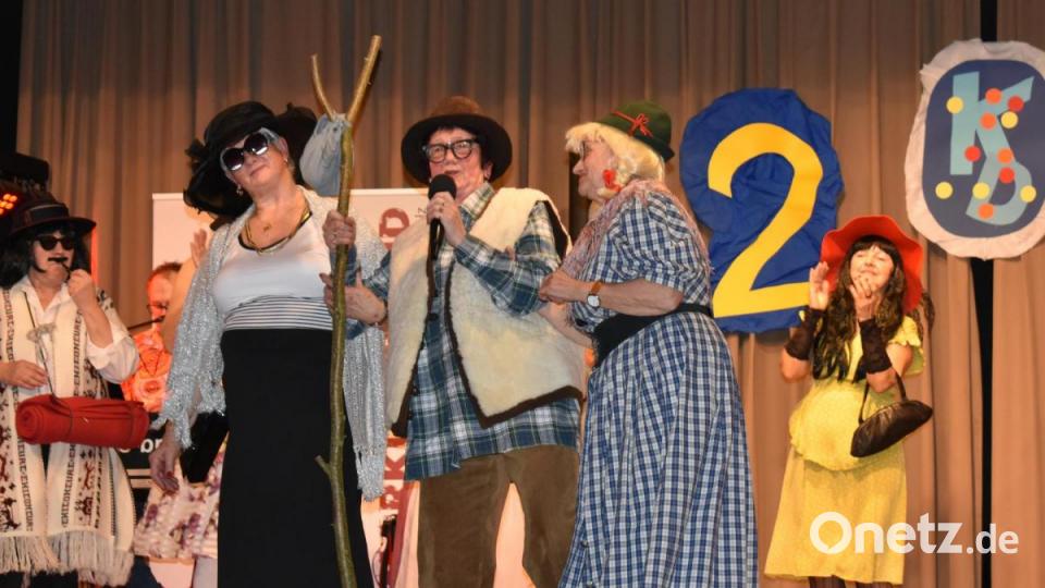 Frauenfasching mit dem Katholischen Frauenbund im Jugendheim Grafenwöhr. Bild: rgr