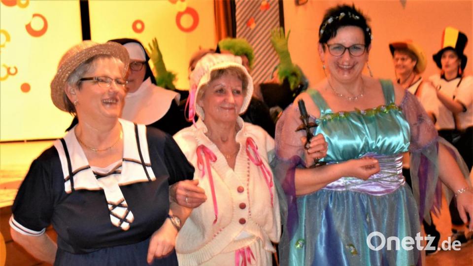Frauenfasching mit dem katholischen Frauenbund im Jugendheim Grafenwöhr. Bild: rgr