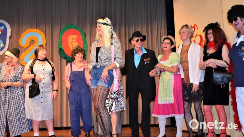 Frauenfasching mit dem Katholischen Frauenbund im Jugendheim Grafenwöhr. Bild: rgr