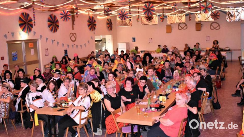 Frauenfasching mit dem Katholischen Frauenbund im Jugendheim Grafenwöhr. Bild: rgr