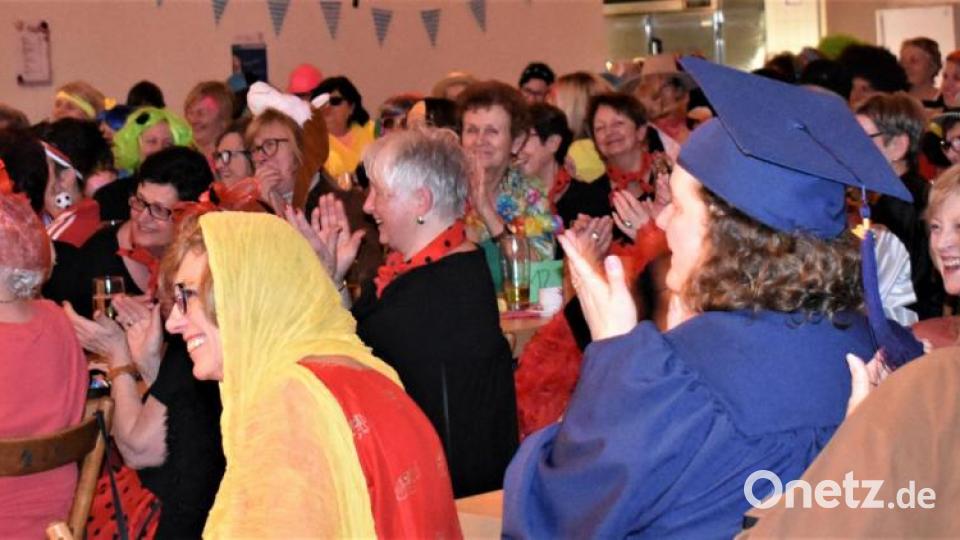 Frauenfasching mit dem Katholischen Frauenbund im Jugendheim Grafenwöhr. Bild: rgr