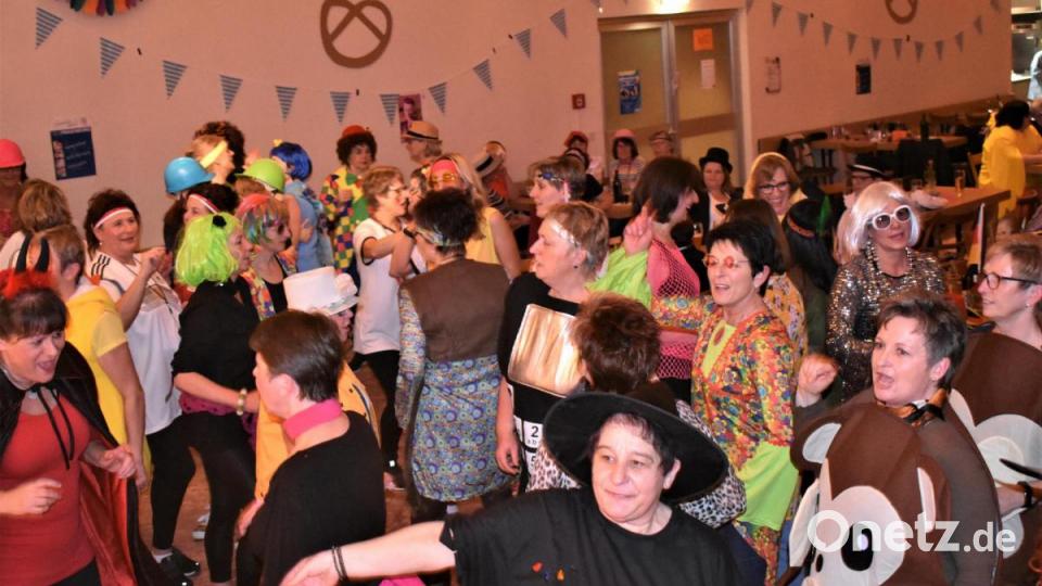 Frauenfasching mit dem Katholischen Frauenbund im Jugendheim Grafenwöhr. Bild: rgr