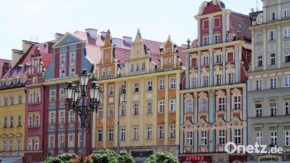 Rund um den Breslauer Marktplatz pulsiert das Leben. Die Stadt ist jung und lebendig, viele Studenten prägen das Bild. Bild: bz