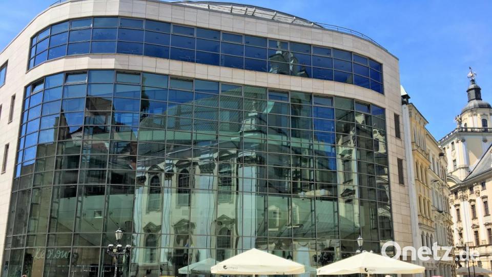 Im Spiegelbild der Moderne: Alt und Neu gehen in Breslau eine gelungene Kombination ein. Bild: bz