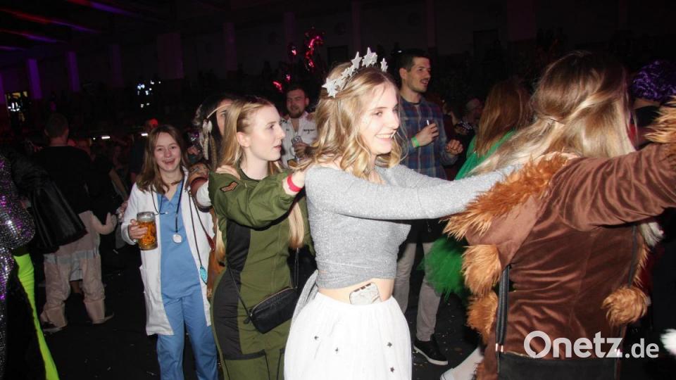 HCL-Superfasching am Samstag in der Wiesauer Dreifachturnhalle Bild: wro