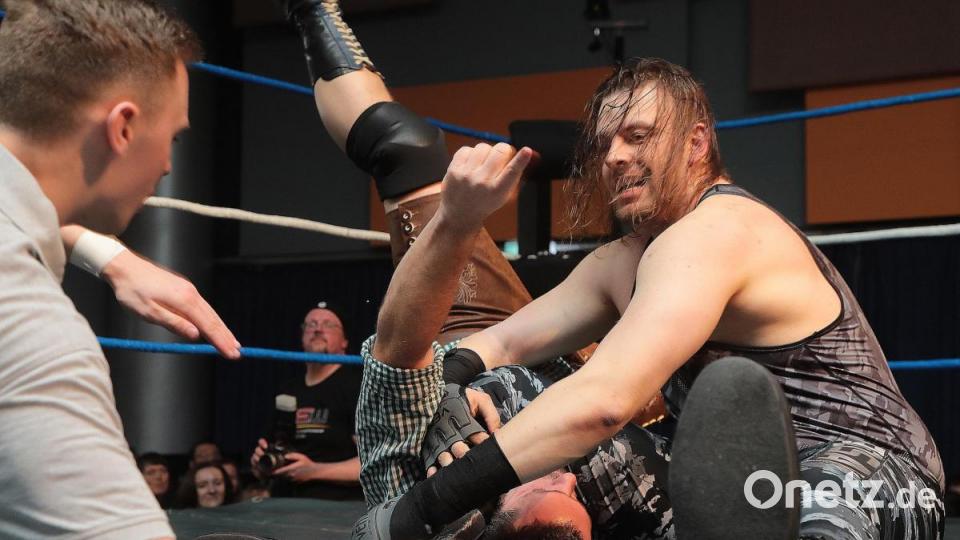 Im Musikomm ging es hart zur Sache: Amberg erlebte seine erste Wrestling -Show. Bild: Wolfgang Steinbacher