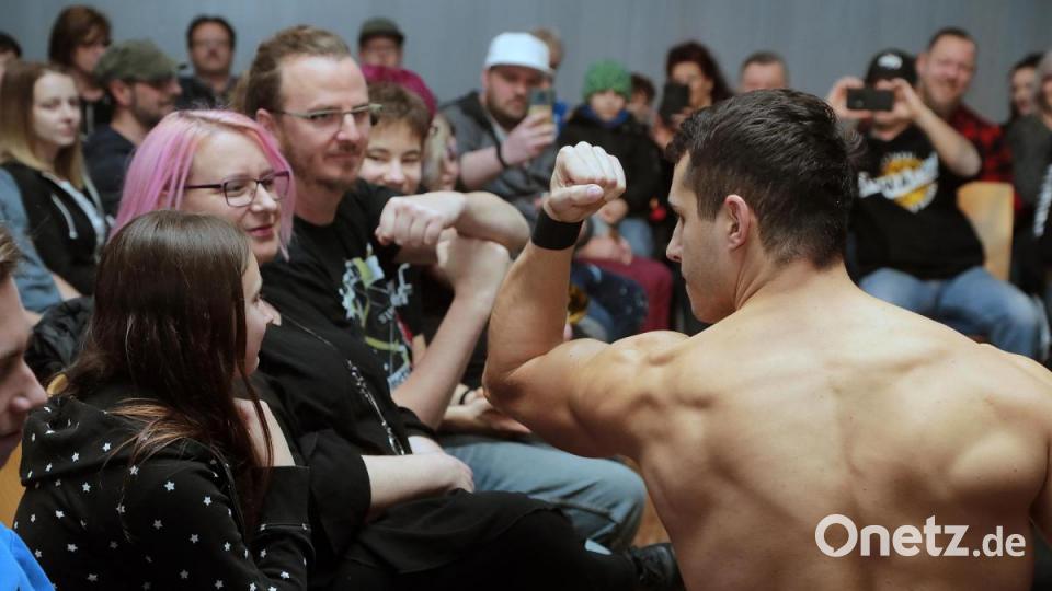 Im Musikomm ging es hart zur Sache: Amberg erlebte seine erste Wrestling -Show. Bild: Wolfgang Steinbacher