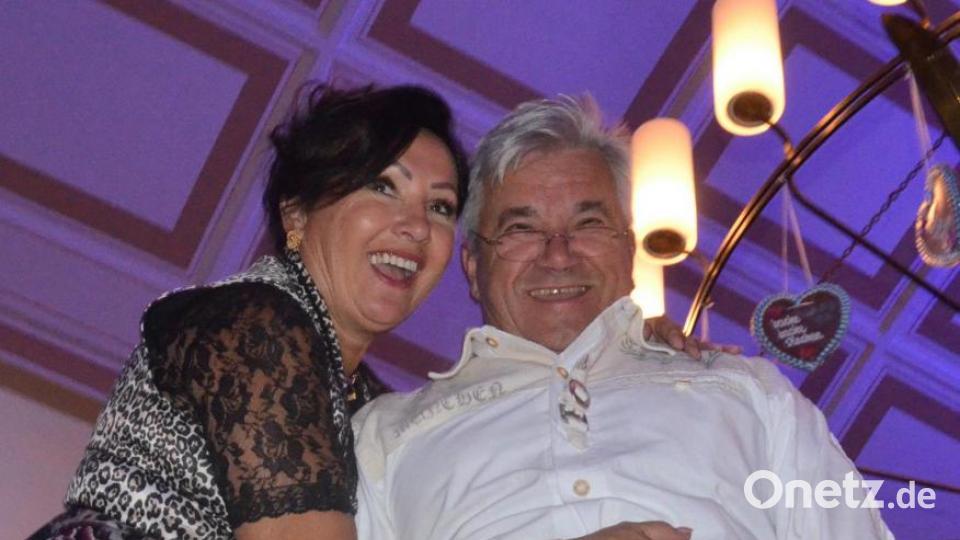 Angelika und Josef Heining: Endlich wieder mal ein richtig toller Faschingsball. Bild: Kunz