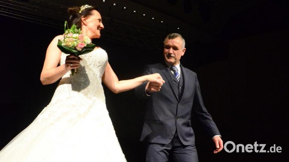 Darf ich bitten? Ilona Forster und Hans-Jürgen Gmeiner. Bild: Kunz