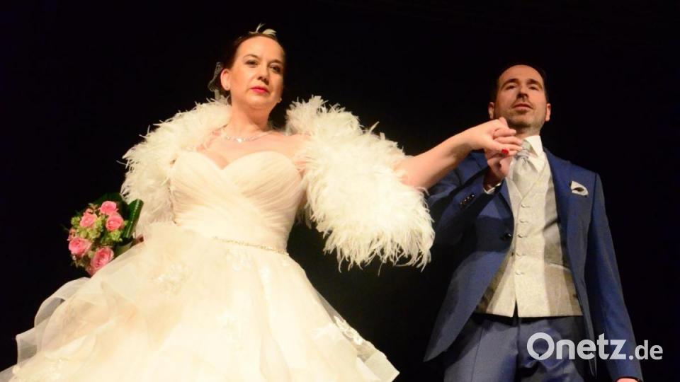 Darf ich bitten? Stefanie Sperrer und Michael Bihler. Bild: Kunz