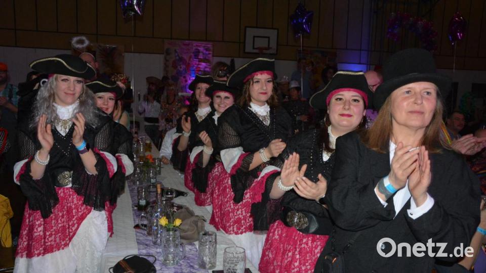 Gute Laune bei diesen Damen von X-Dream, die früher auf Faschingsterminen im Landkreis für Furore sorgten Bild: jr