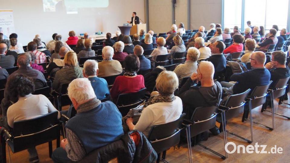 Fast voller Saal ab dem späten Vormittag Bild: Bühner