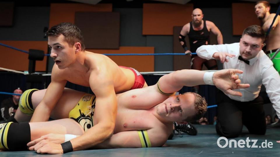Im Musikomm ging es hart zur Sache: Amberg erlebte seine erste Wrestling -Show. Bild: Wolfgang Steinbacher