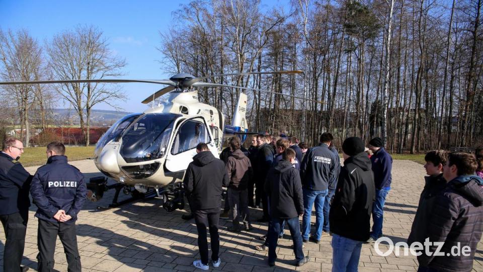 Der Polizeihubschrauber aus Roth konnte besichtigt werden Bild: egl