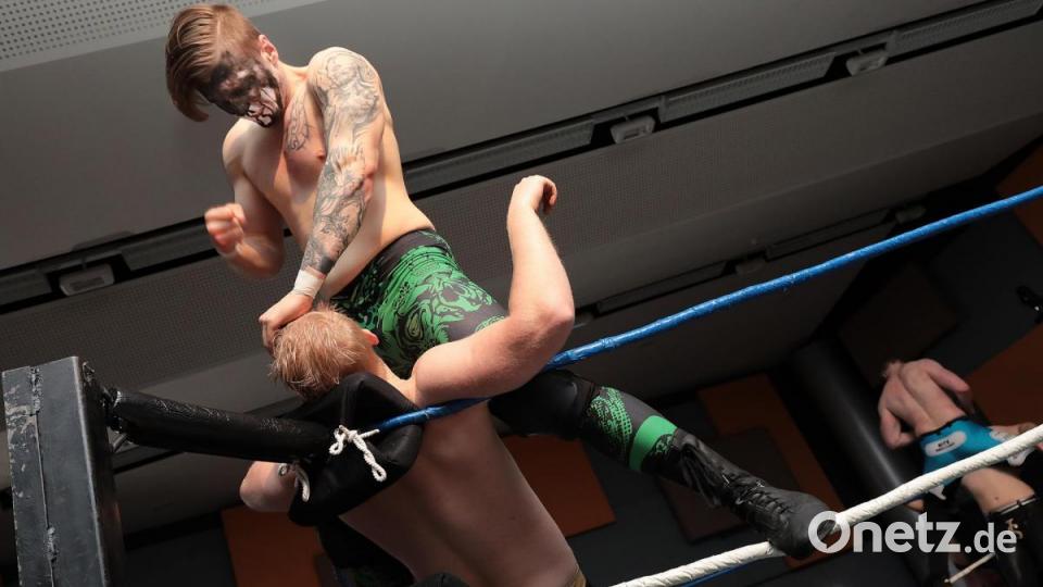 Im Musikomm ging es hart zur Sache: Amberg erlebte seine erste Wrestling -Show. Bild: Wolfgang Steinbacher