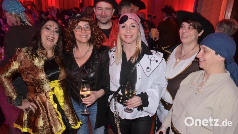 Pirat mit Damen. Bild: Kunz