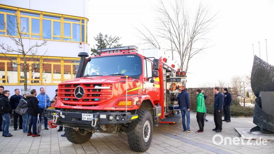 Die Lagerfeuerwehr der US-Armee Grafenwöhr kam mit ihrem Rüstwagen. Bild: egl