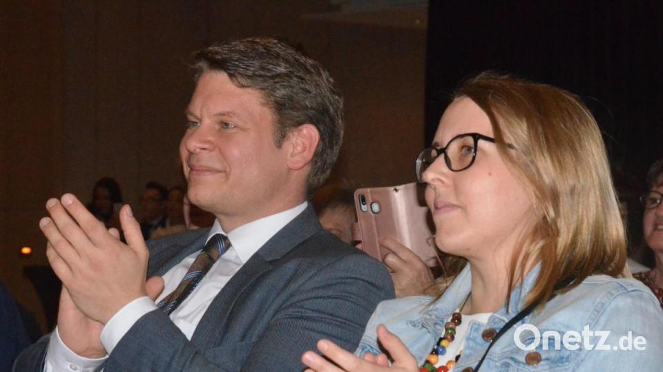 Aufmerksame Zuschauer: Benjamin Zeitler und seine Lebensgefährtin Susanne Moldaschl. Bild: Kunz