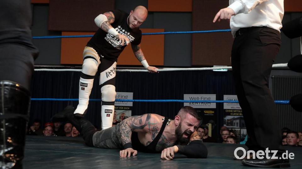 Im Musikomm ging es hart zur Sache: Amberg erlebte seine erste Wrestling -Show. Bild: Wolfgang Steinbacher
