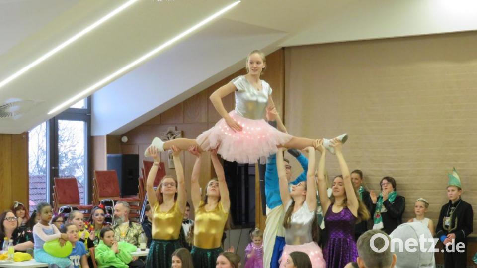 Jugendgarde Showtanz oben auf. Bild: adj