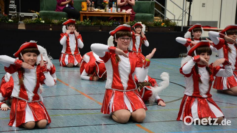 Die Juniorengarde des Mitterteicher Gaudiwurms. Bild: jr