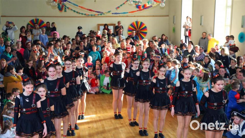 Tanzgruppe „Diamonds“ unter der Leitung von Franziska Koch Bild: njn