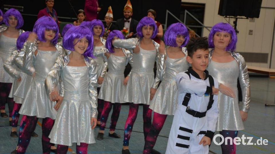 Junioren-Showtanz des Mitterteicher Gaudiwurms. Bild: jr