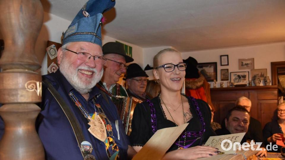 Verleihung der handgeschnitzten Zoiglorden beim "Waldhauser" Bild: ui