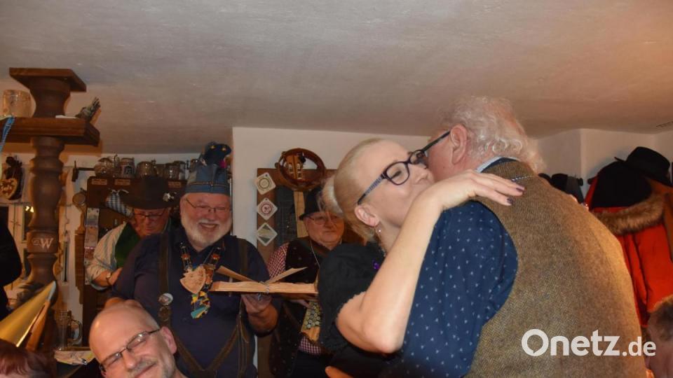 Verleihung der handgeschnitzten Zoiglorden beim "Waldhauser" Bild: ui