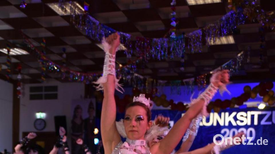 Ein Blickfang war die Prinzengarde des TSV Reuth. Bild: gbj