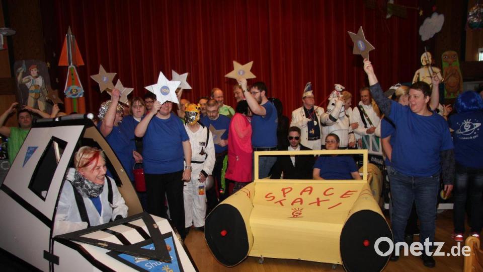 Faschingsball der Selbsthilfegruppe Behinderte und Nichtbehinderte in Wiesau. Bild: wro