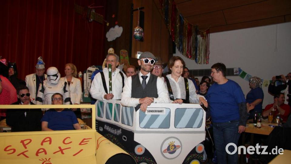 Faschingsball der Selbsthilfegruppe Behinderte und Nichtbehinderte in Wiesau. Bild: wro
