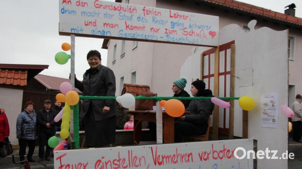 Lehrermangel und &quot;verkehrsberuhigter Breich&quot; in Poppenreuth waren ebenfalls Tehma. Bild: kro