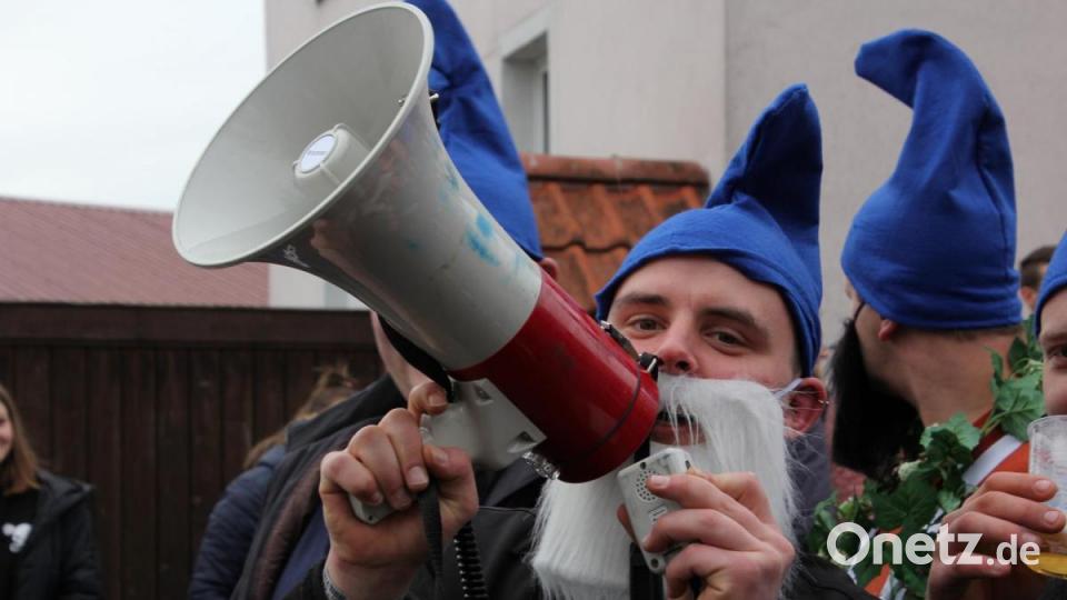 Die Bärnauer Zwerge lieferten lautstarke Argumente für ihr Gebräu im Ackerbürgerhaus. Bild: kro